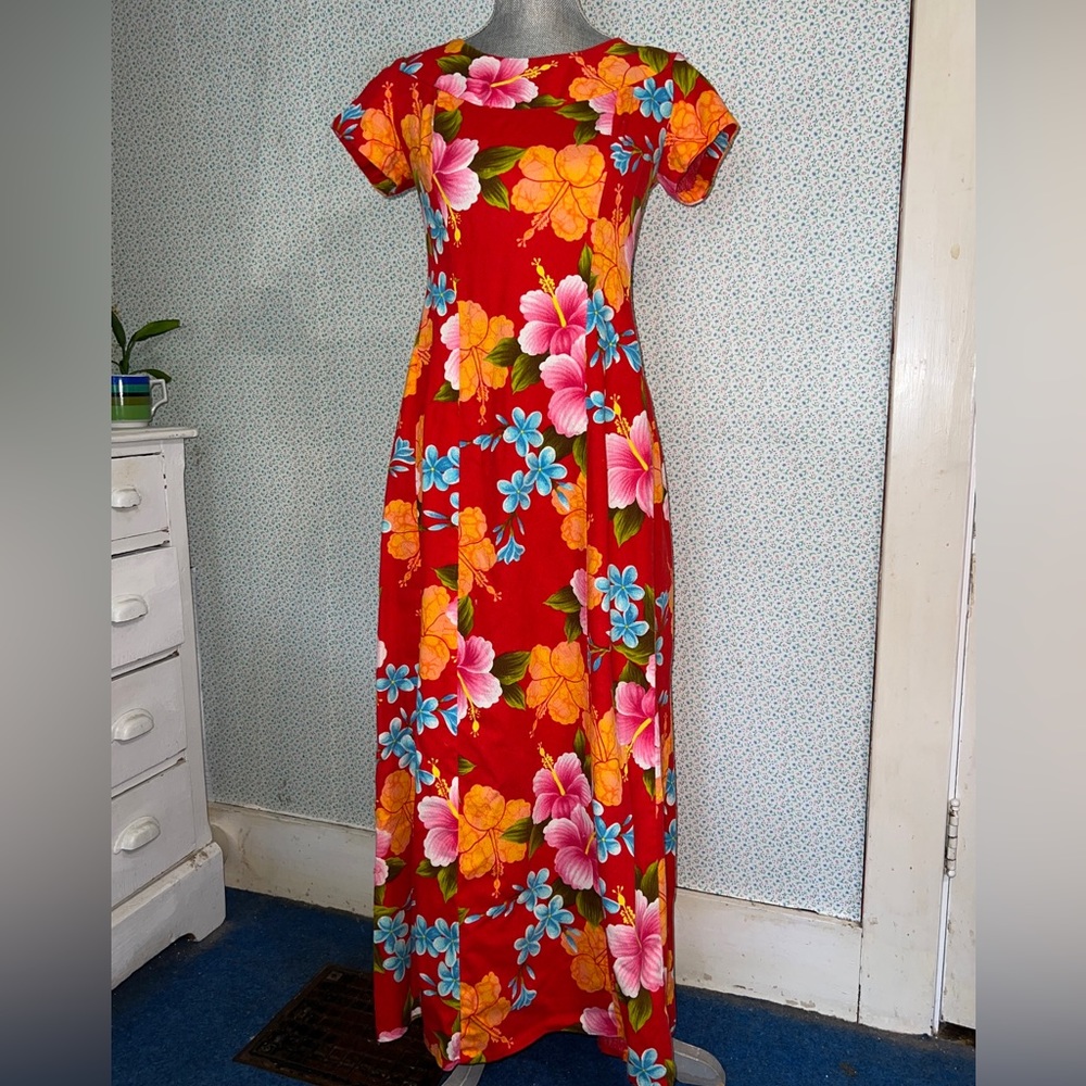 Ui Maikai Vintage Hawaiian Women's Red/Pink Hibiscus Floral Aloha Cotton Dress